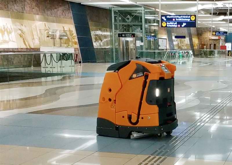robots dubai metro station